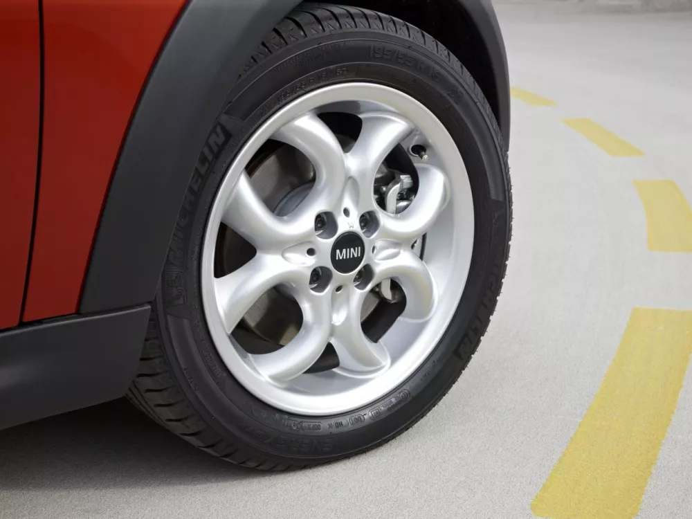 Автомобиль Mini Cabrio II Рестайлинг Кабриолет Cooper S
