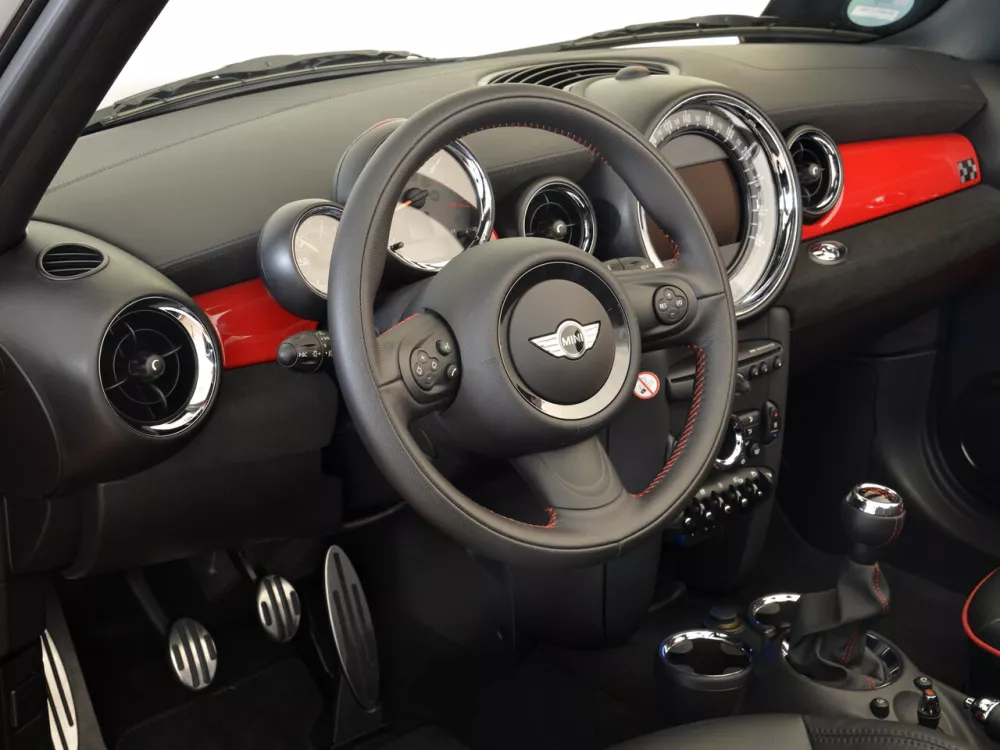 Автомобиль Mini Cabrio II Рестайлинг Кабриолет JCW
