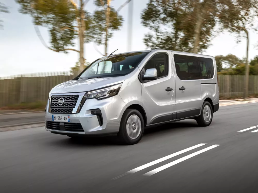 Автомобиль Nissan Primastar II Минивэн Combi