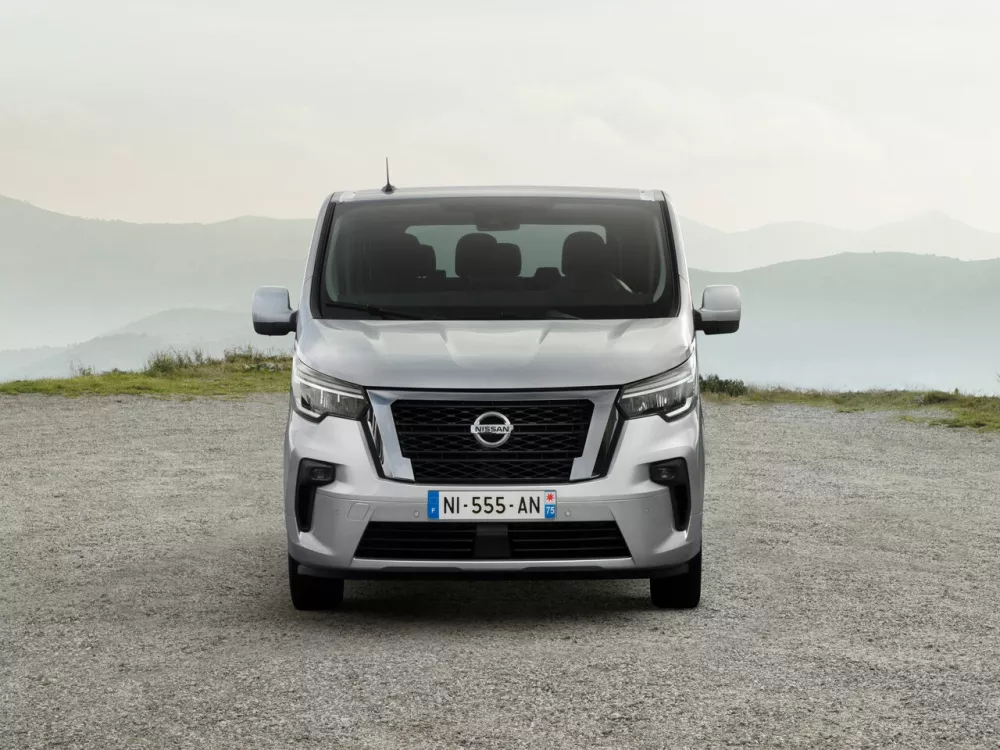 Автомобиль Nissan Primastar II Минивэн Combi