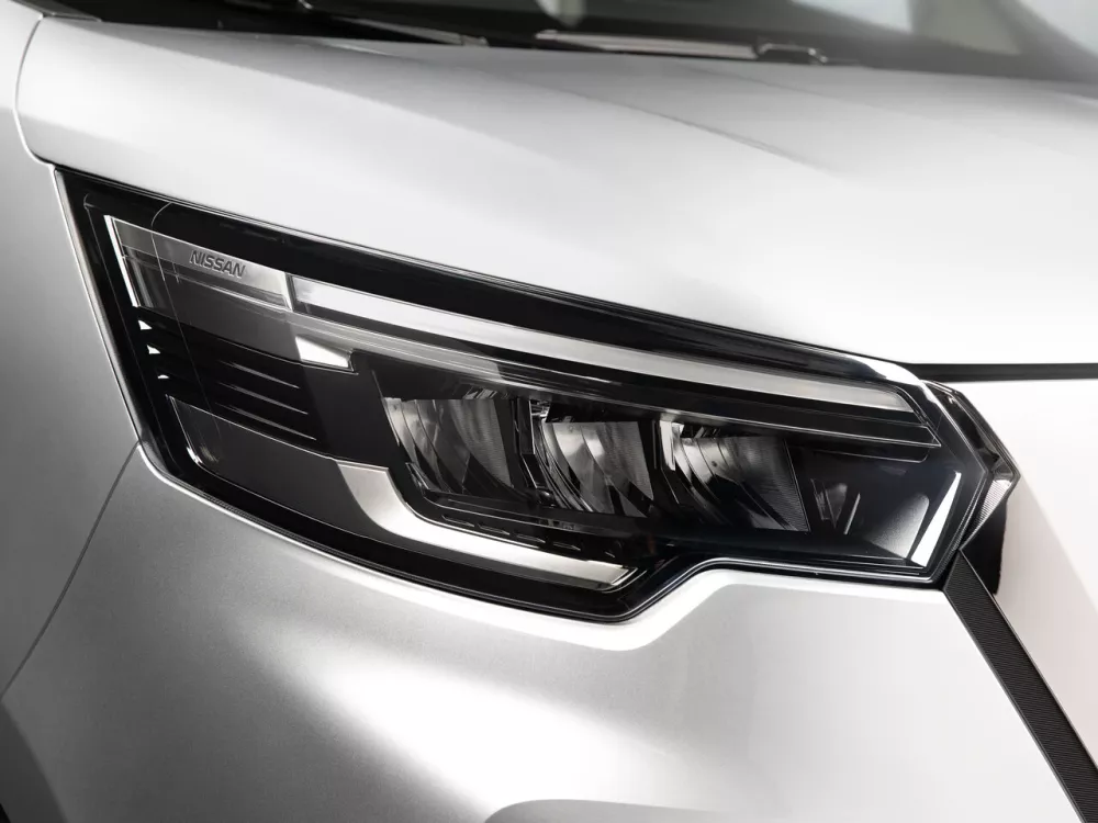 Автомобиль Nissan Primastar II Минивэн Combi