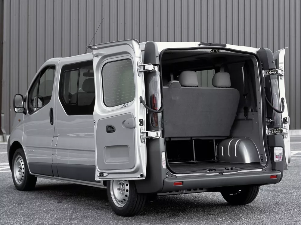 Автомобиль Nissan Primastar I Минивэн