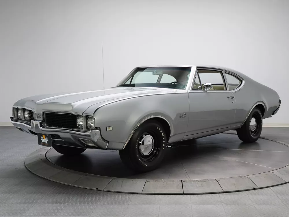 Автомобиль Oldsmobile 442 II Купе Sports Coupe