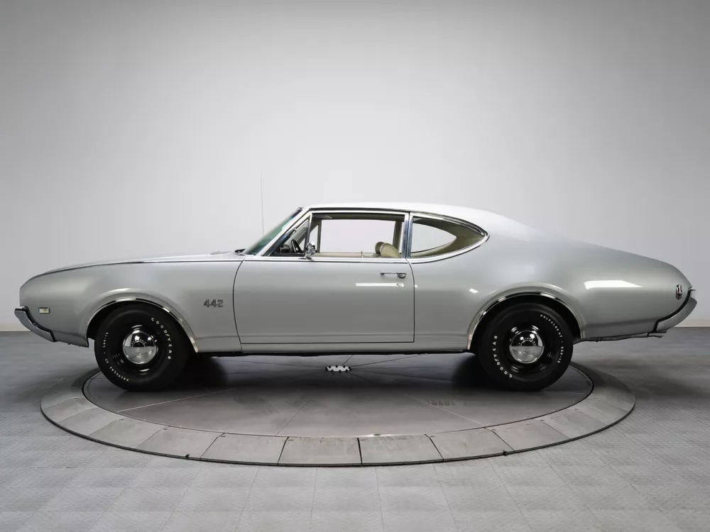 Автомобиль Oldsmobile 442 II Купе Sports Coupe