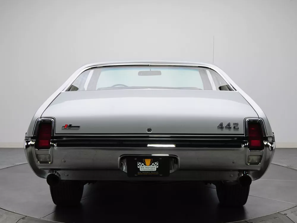 Автомобиль Oldsmobile 442 II Купе Sports Coupe