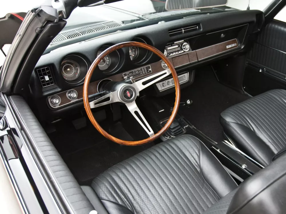 Автомобиль Oldsmobile 442 II Кабриолет
