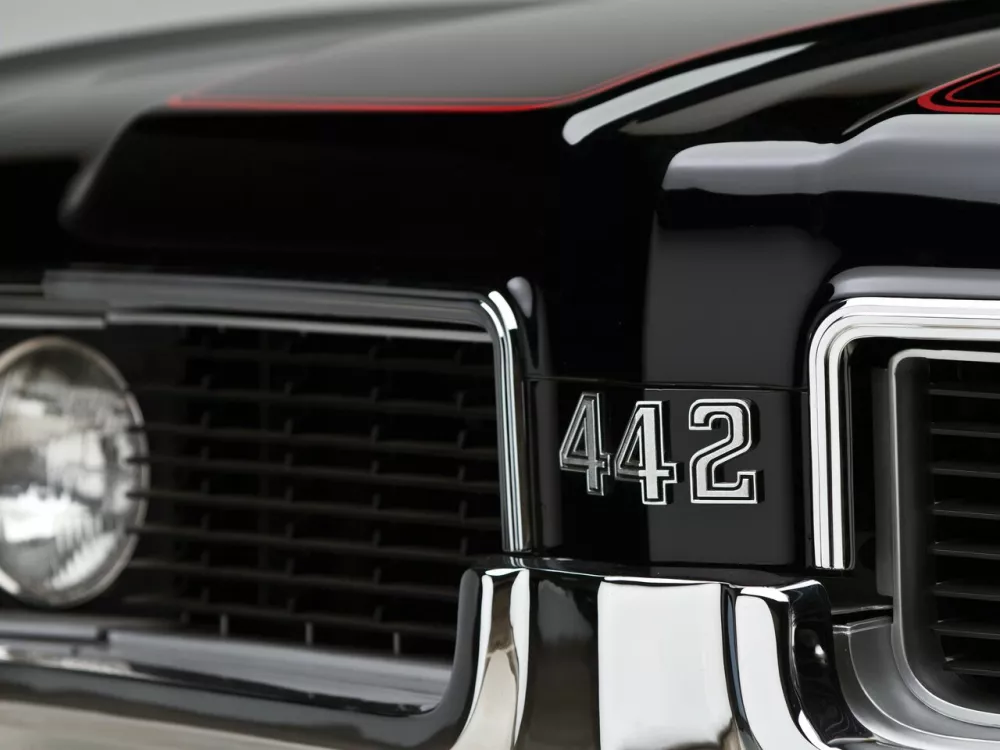 Автомобиль Oldsmobile 442 II Кабриолет