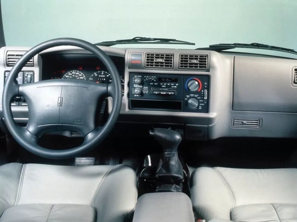 Автомобиль Oldsmobile Bravada II Внедорожник (5 дверей)