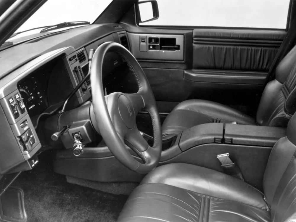 Автомобиль Oldsmobile Bravada I Внедорожник (5 дверей)