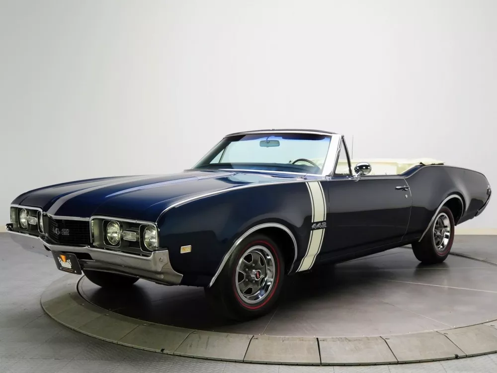 Автомобиль Oldsmobile Cutlass III Кабриолет