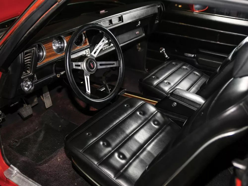 Автомобиль Oldsmobile Cutlass III Купе