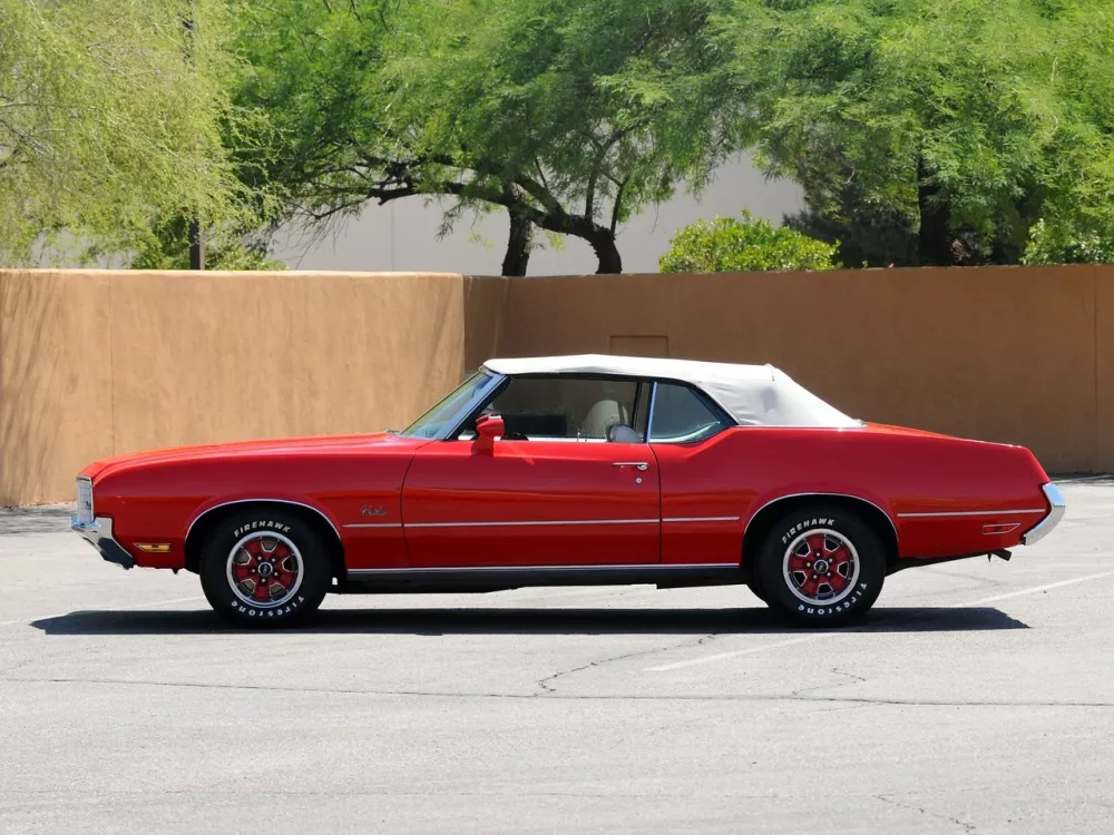 Автомобиль Oldsmobile Cutlass III Кабриолет