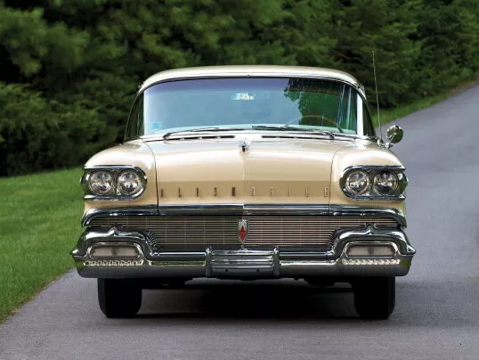 Автомобиль Oldsmobile Eighty-Eight III Седан