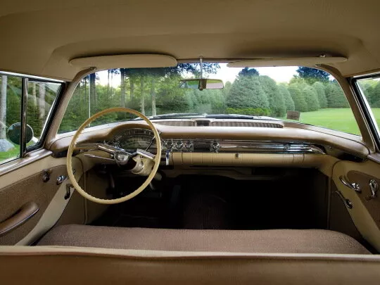 Автомобиль Oldsmobile Eighty-Eight III Седан