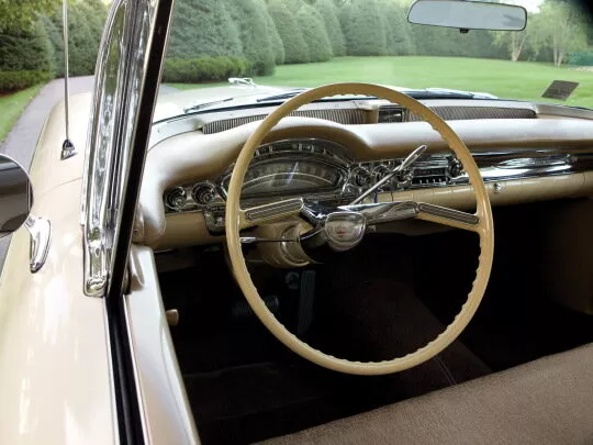 Автомобиль Oldsmobile Eighty-Eight III Седан