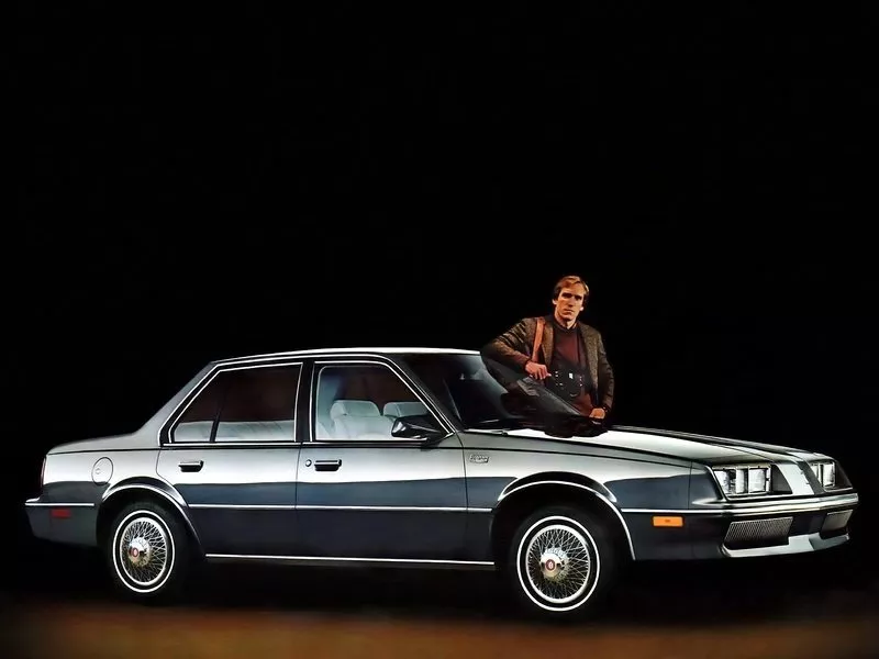 Автомобиль Oldsmobile Firenza I Седан