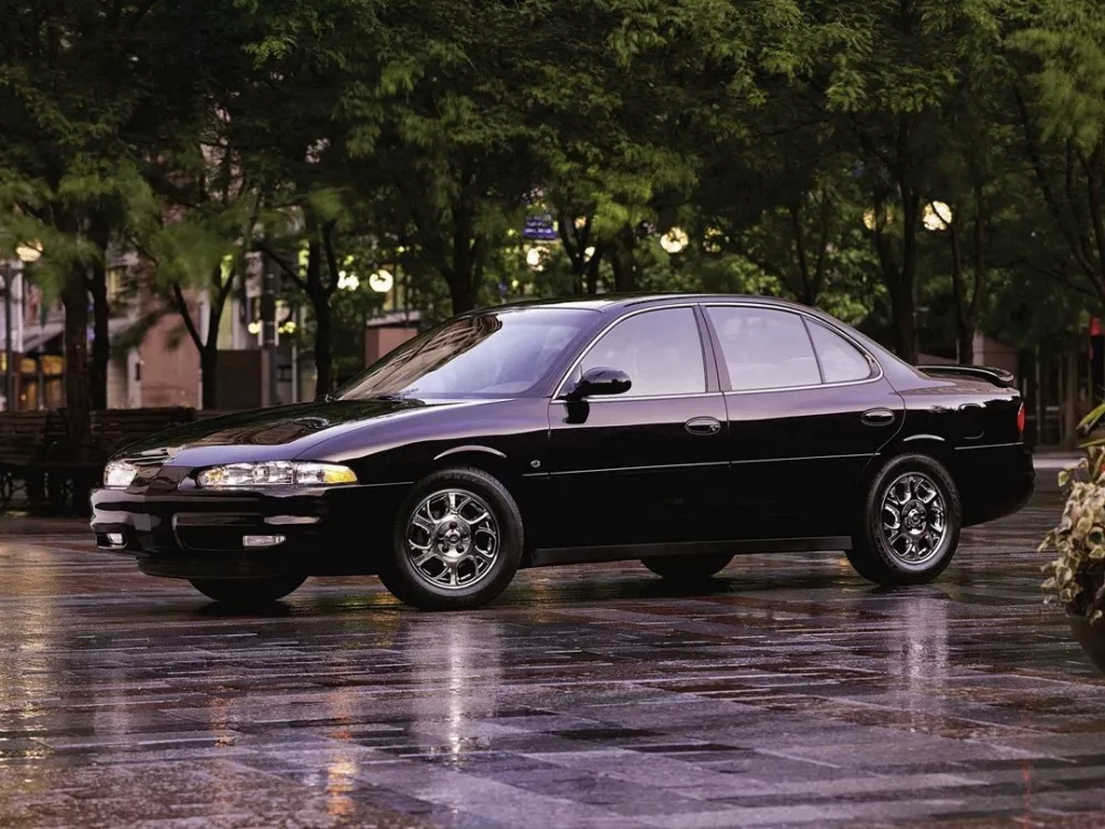 Автомобиль Oldsmobile Intrigue Седан