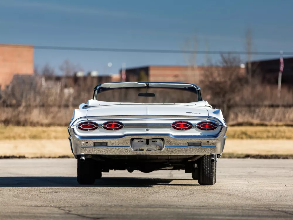 Автомобиль Oldsmobile Starfire I Кабриолет