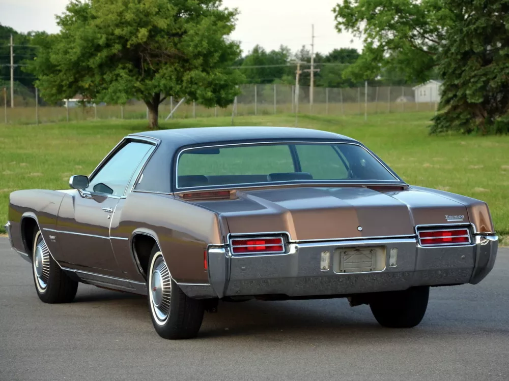 Автомобиль Oldsmobile Toronado II Купе-хардтоп