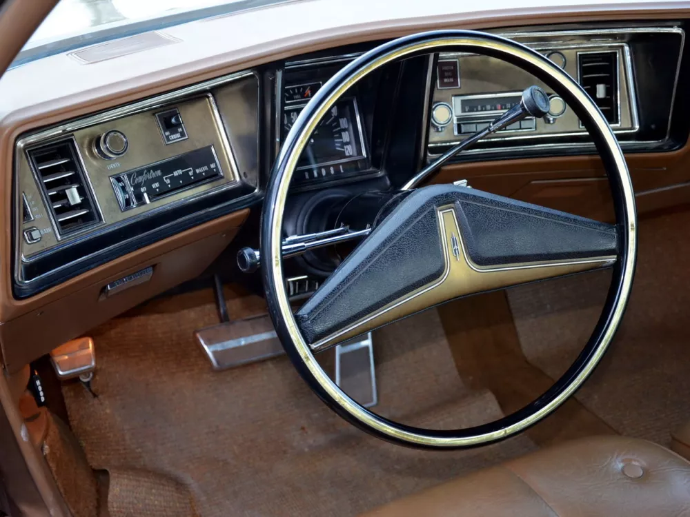 Автомобиль Oldsmobile Toronado II Купе-хардтоп