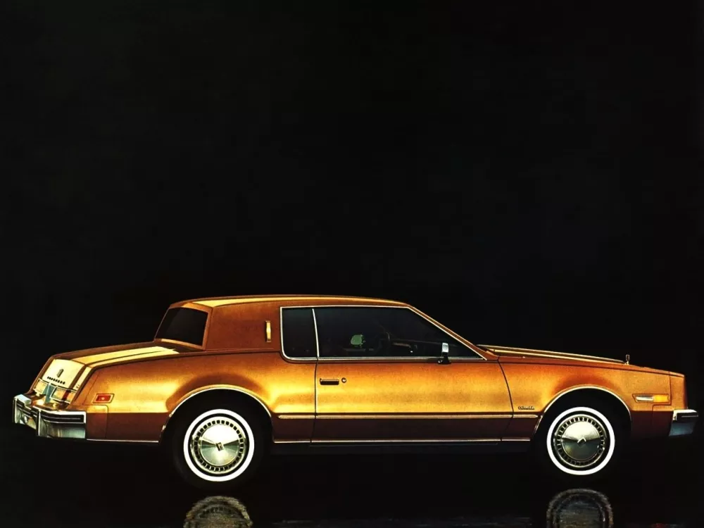 Автомобиль Oldsmobile Toronado III Купе