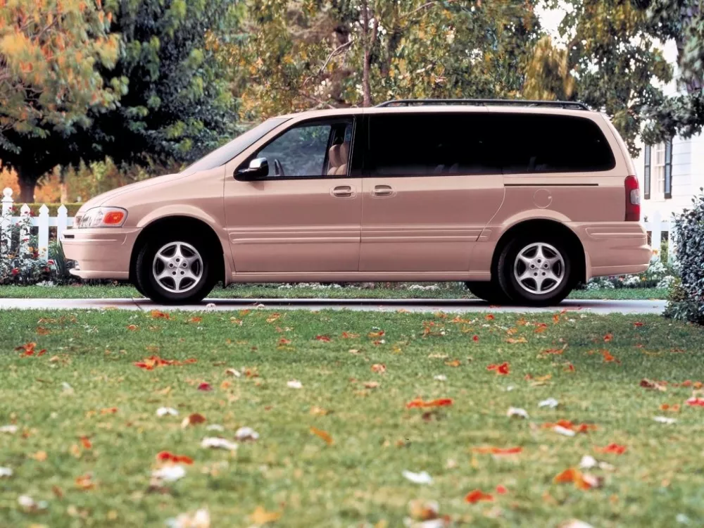 Автомобиль Oldsmobile Silhouette II Минивэн