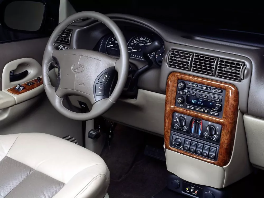 Автомобиль Oldsmobile Silhouette II Минивэн
