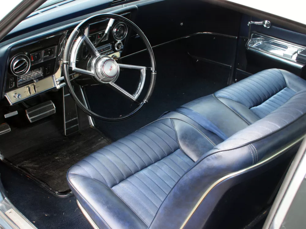 Автомобиль Oldsmobile Toronado I Купе