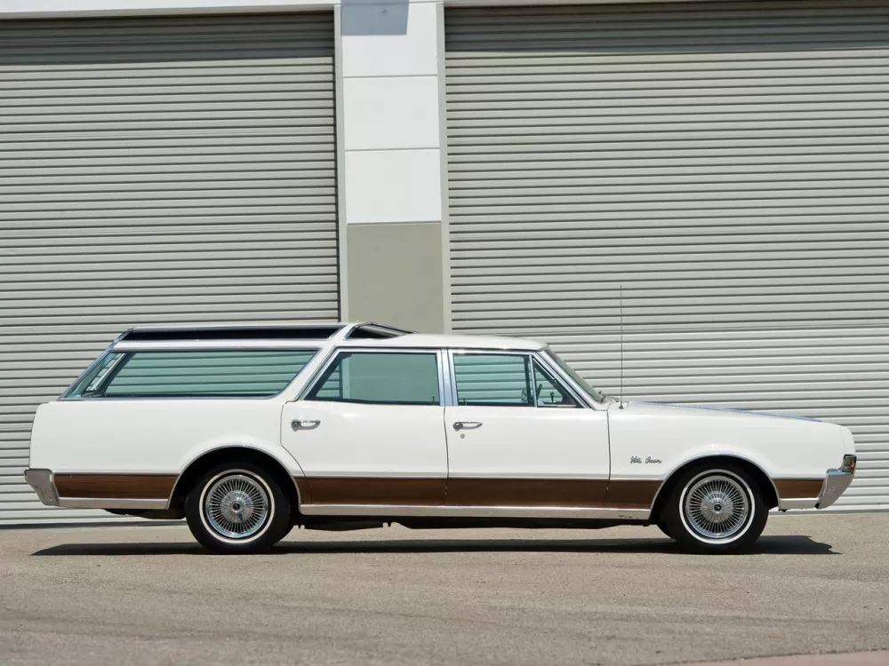 Автомобиль Oldsmobile Vista Cruiser I Универсал (5 дверей)