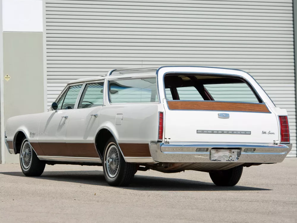 Автомобиль Oldsmobile Vista Cruiser I Универсал (5 дверей)
