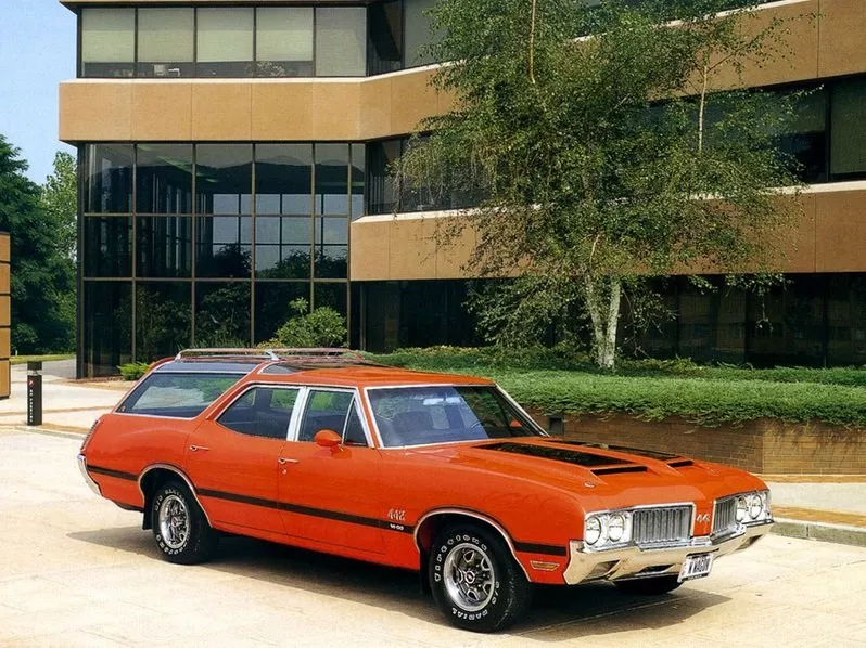 Автомобиль Oldsmobile Vista Cruiser II Универсал (5 дверей)