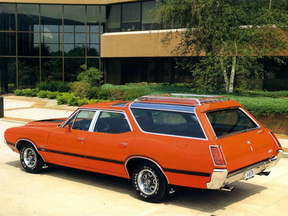 Автомобиль Oldsmobile Vista Cruiser II Универсал (5 дверей)