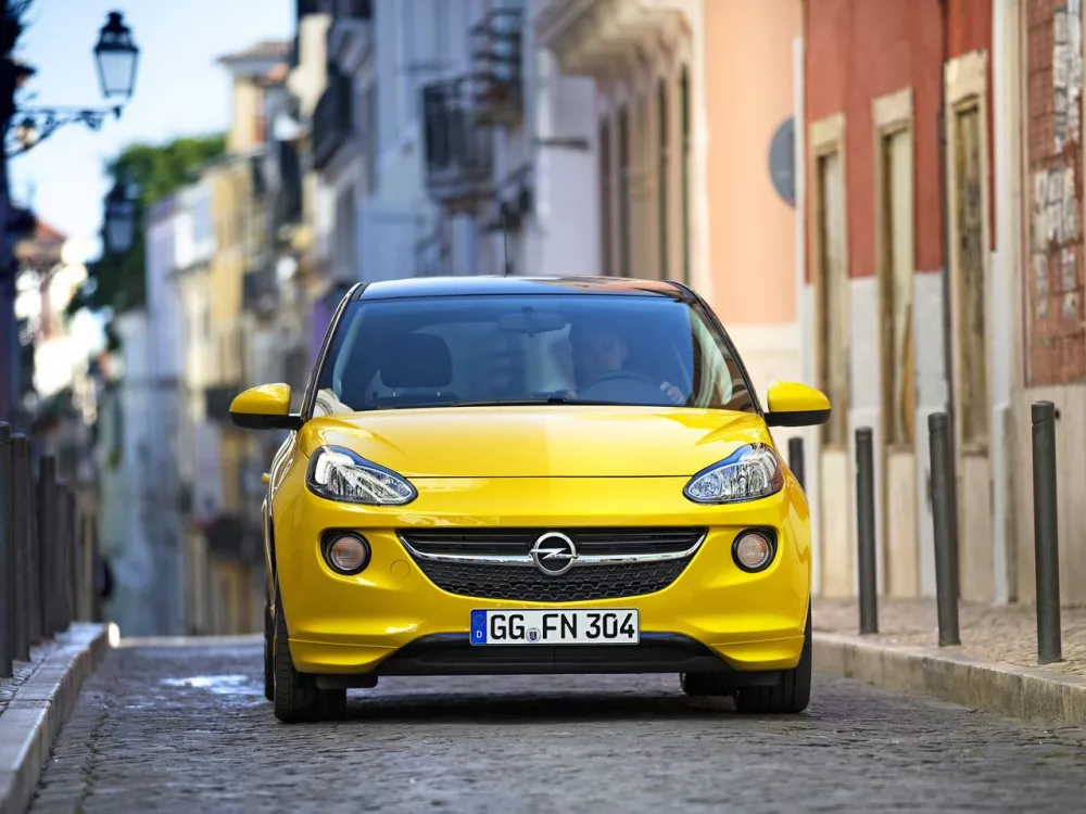 Автомобиль Opel Adam I Хэтчбек (3 двери)