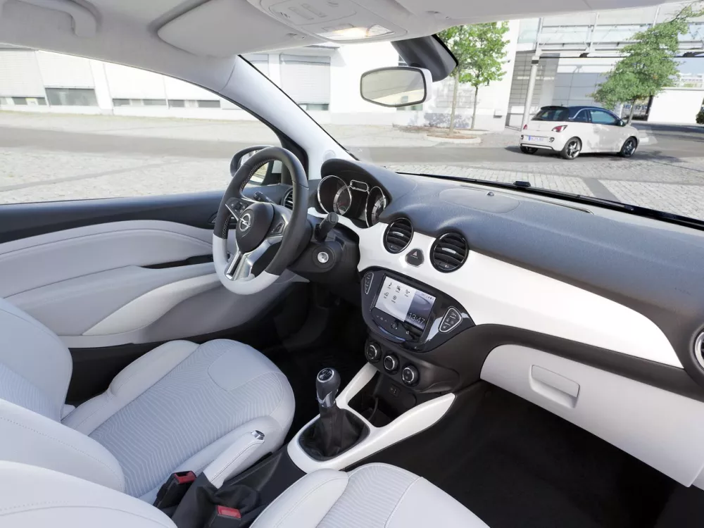 Автомобиль Opel Adam I Хэтчбек (3 двери)