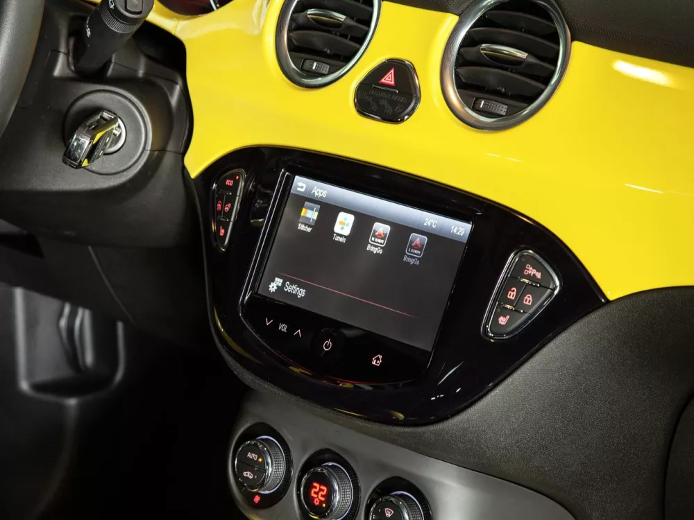 Автомобиль Opel Adam I Хэтчбек (3 двери)