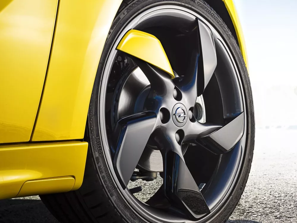Автомобиль Opel Adam I Хэтчбек (3 двери)