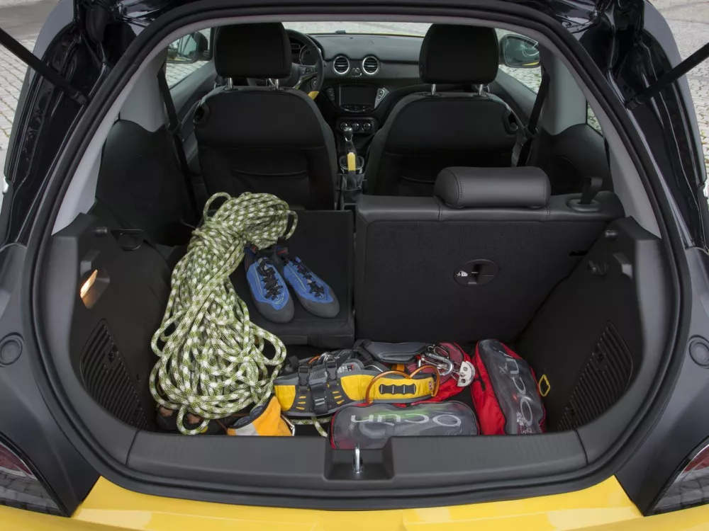 Автомобиль Opel Adam I Хэтчбек (3 двери)