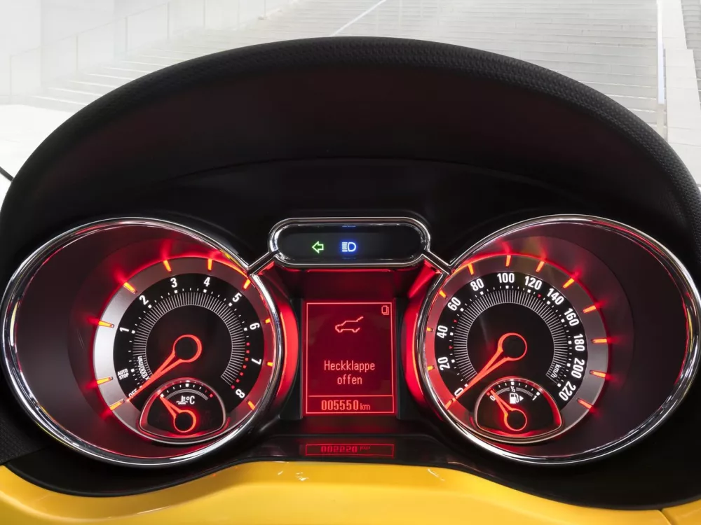 Автомобиль Opel Adam I Хэтчбек (3 двери) Rocks