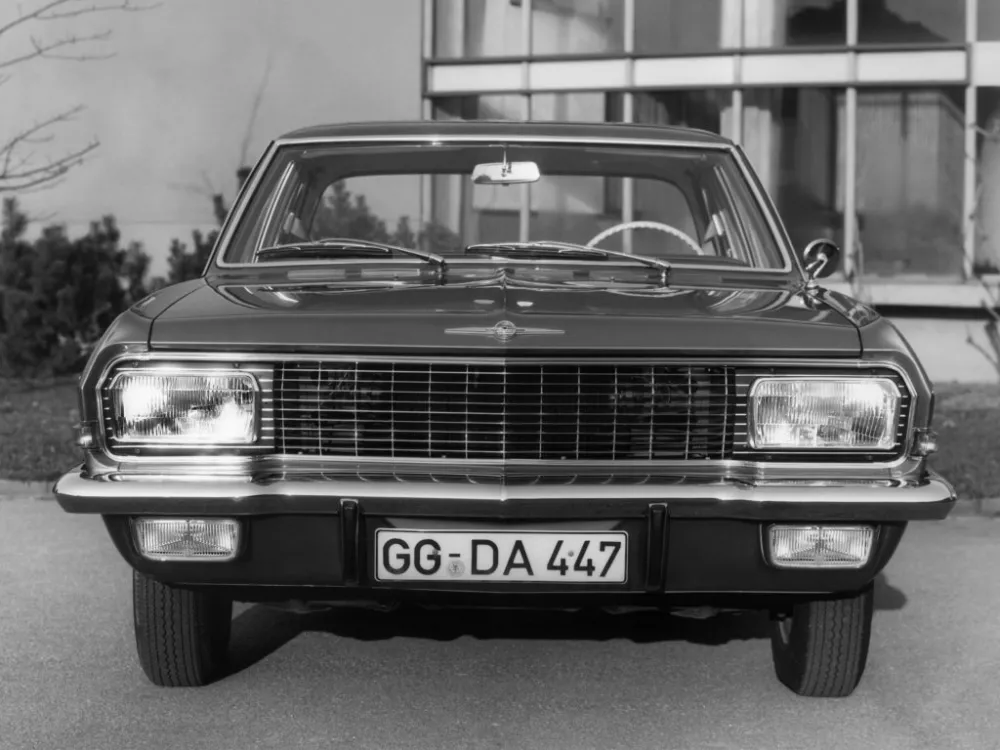 Автомобиль Opel Admiral A Седан