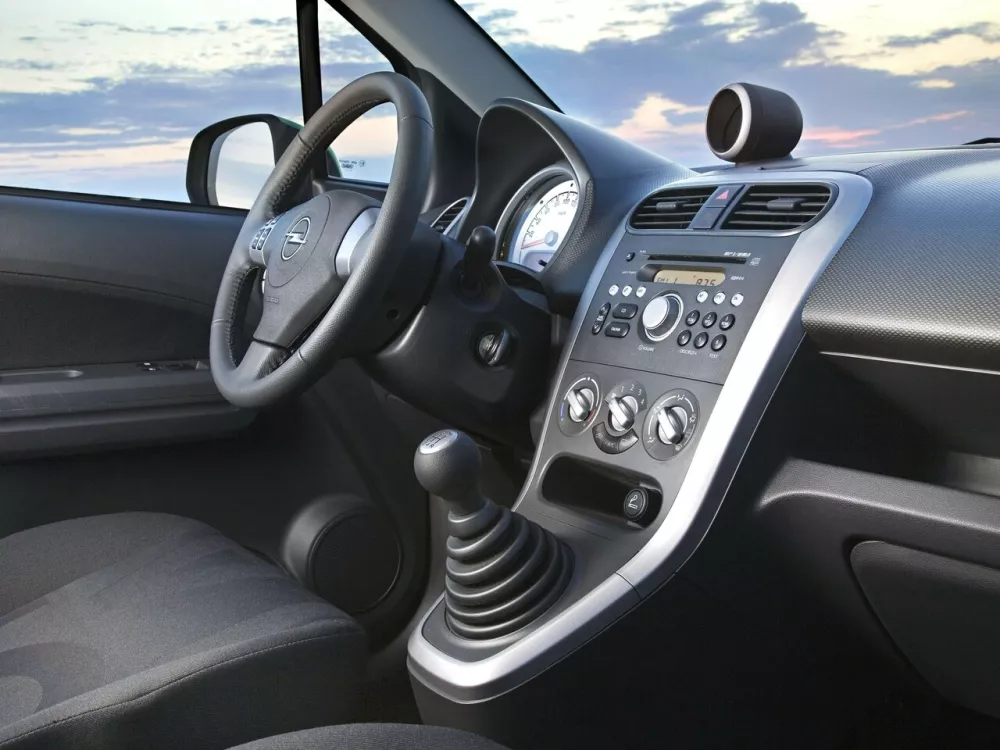 Автомобиль Opel Agila B Хэтчбек (5 дверей)