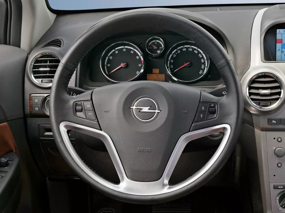 Автомобиль Opel Antara I Внедорожник (5 дверей)