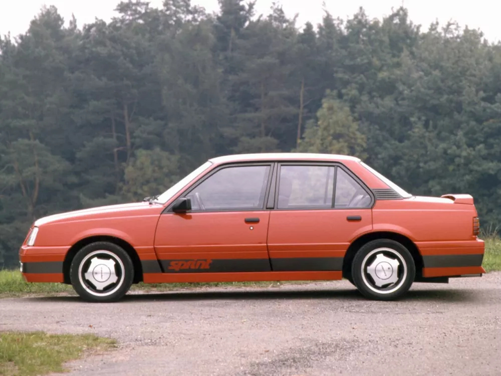 Автомобиль Opel Ascona C Седан