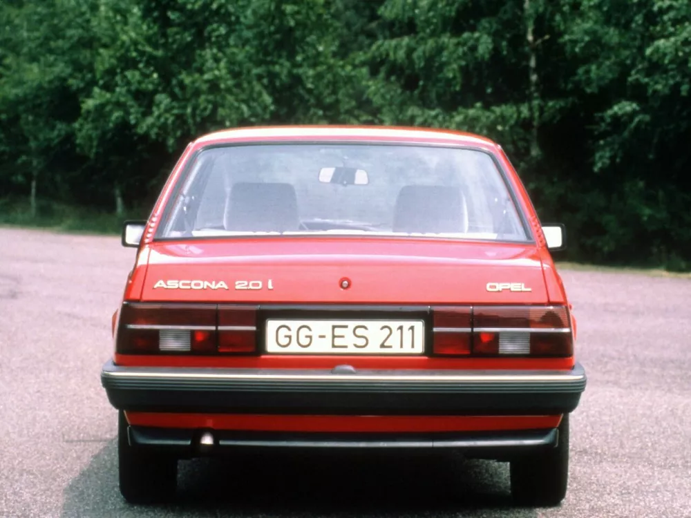 Автомобиль Opel Ascona C Седан