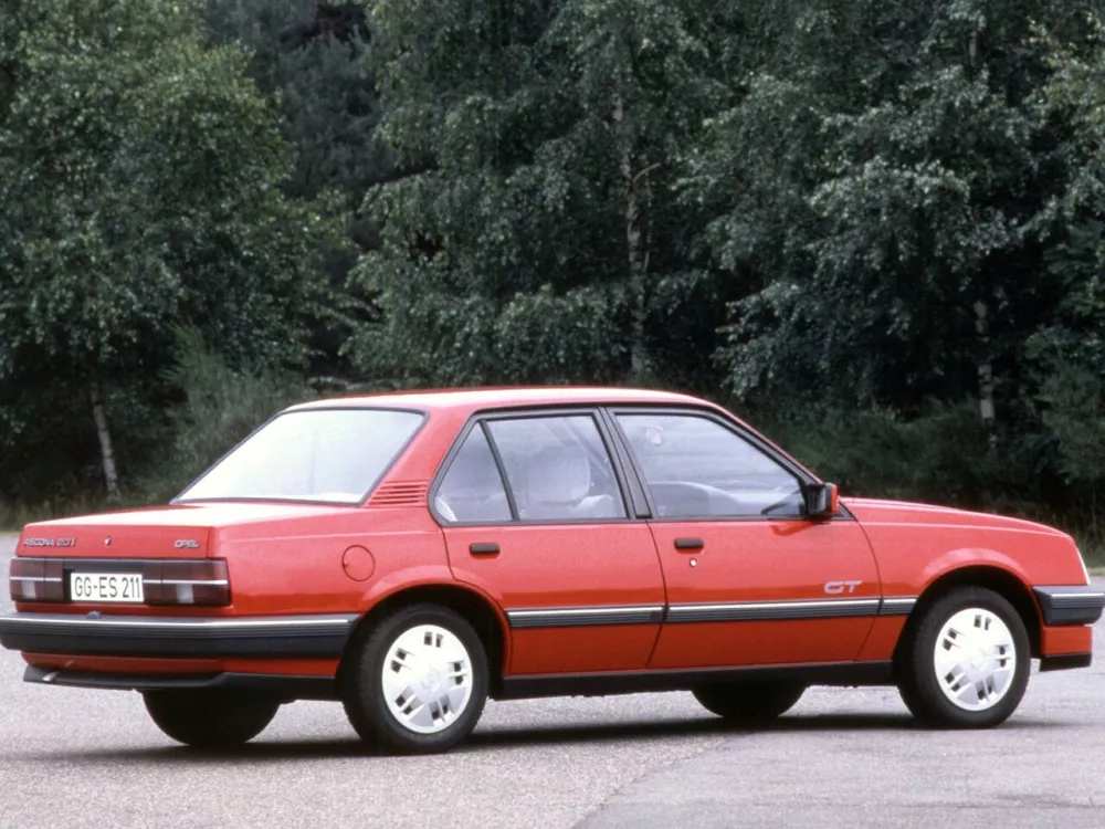 Автомобиль Opel Ascona C Седан