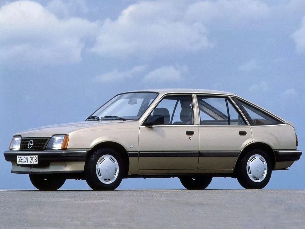 Автомобиль Opel Ascona C Хэтчбек (5 дверей)