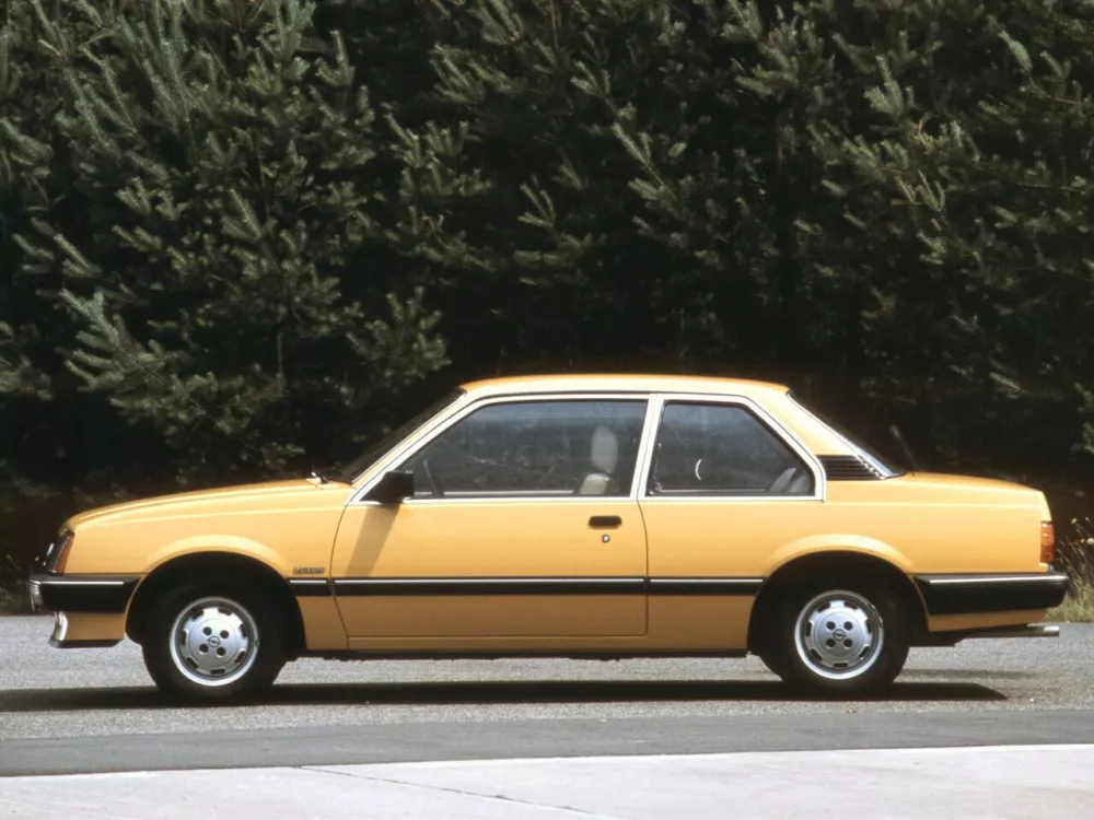 Автомобиль Opel Ascona C Купе
