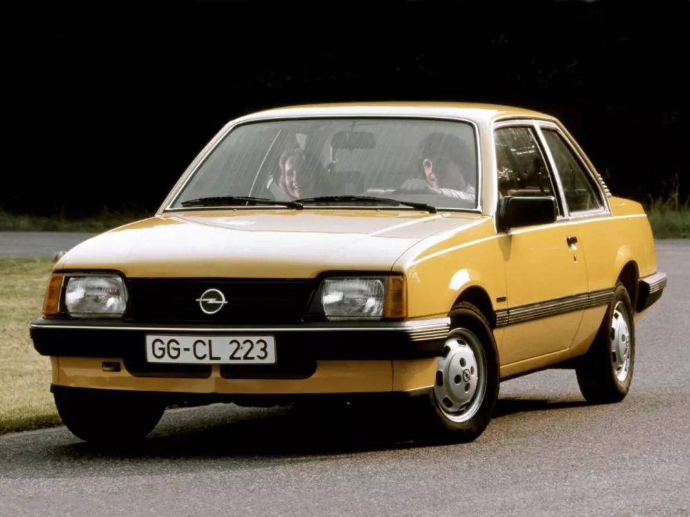 Автомобиль Opel Ascona C Купе