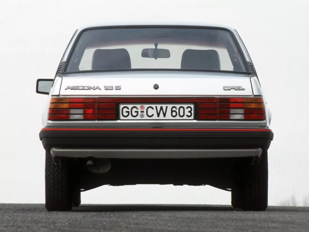 Автомобиль Opel Ascona C Купе