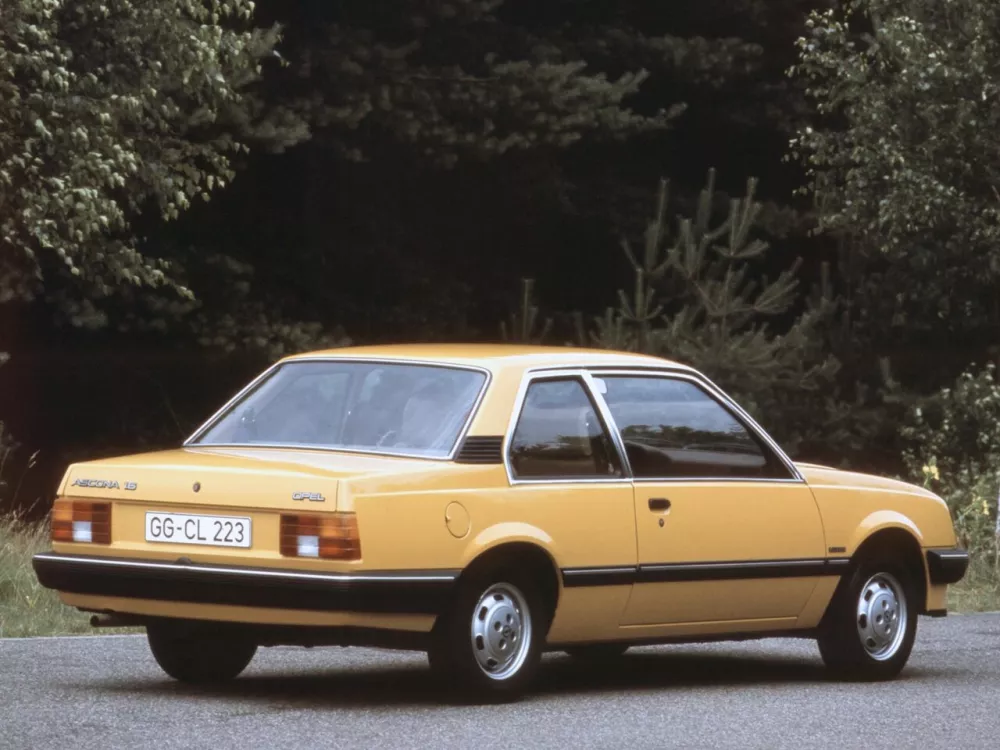 Автомобиль Opel Ascona C Купе