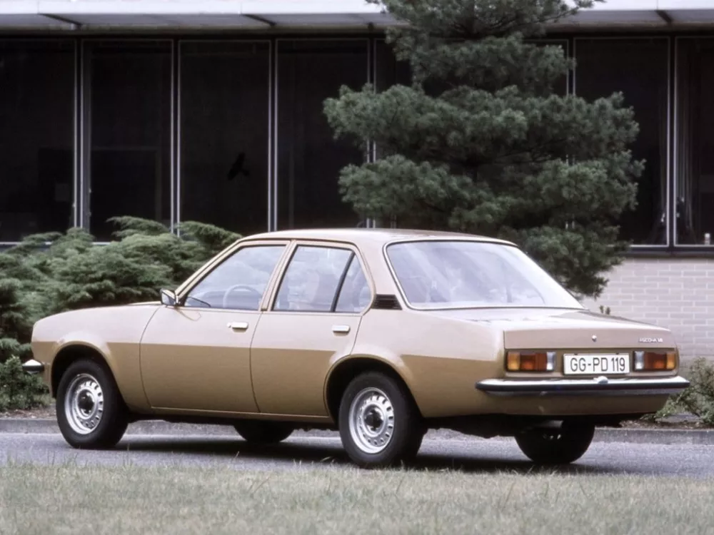 Автомобиль Opel Ascona B Седан